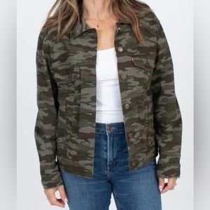 EX-BOYFRIEND CAMO TRUCKER JACKET XL NWT